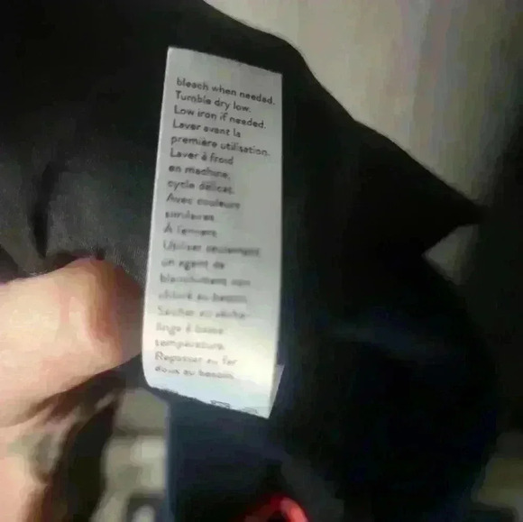 Womens Spanx Dark wash Capris. SIZE MEDUIM. - Picture 5 of 6